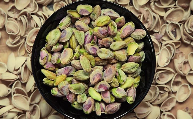 https://ratinkhosh.com/wp-content/uploads/2021/12/Akbari-Pistachio.webp