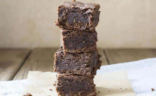 The picture shows brownies made with date paste
