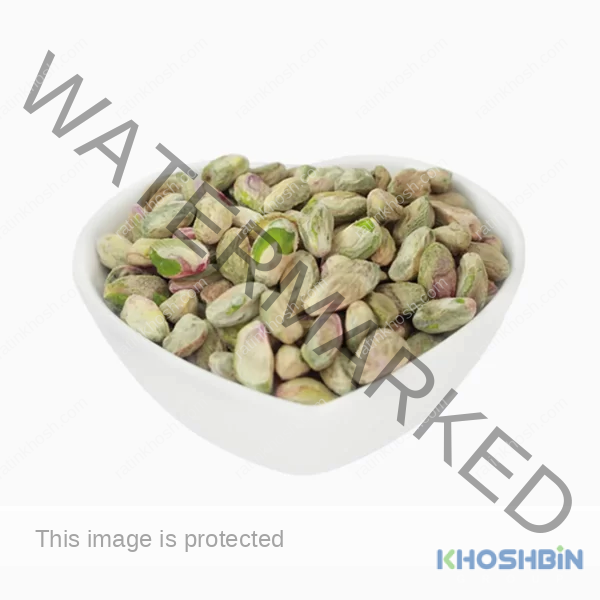 Kaal pistachio kernels in a heat-shaped bowl