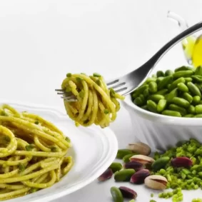 pasta with Green Chopped Pistachio